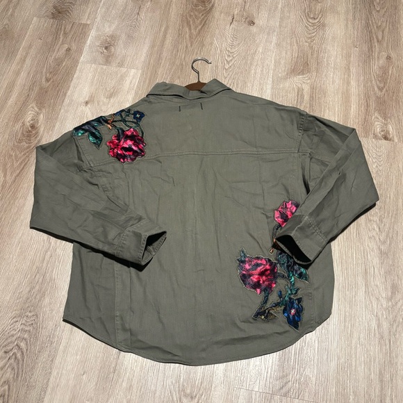 New We The Free by Free People Velvet Roses Green Utility Military Shirt Top - Picture 10 of 13